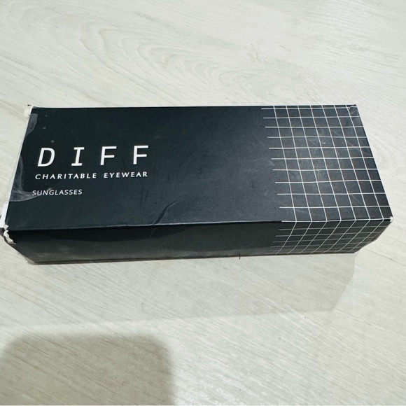 DIFF EYEWEAR ZOE - MILK N HONEY + BROWN SUNGLASSES